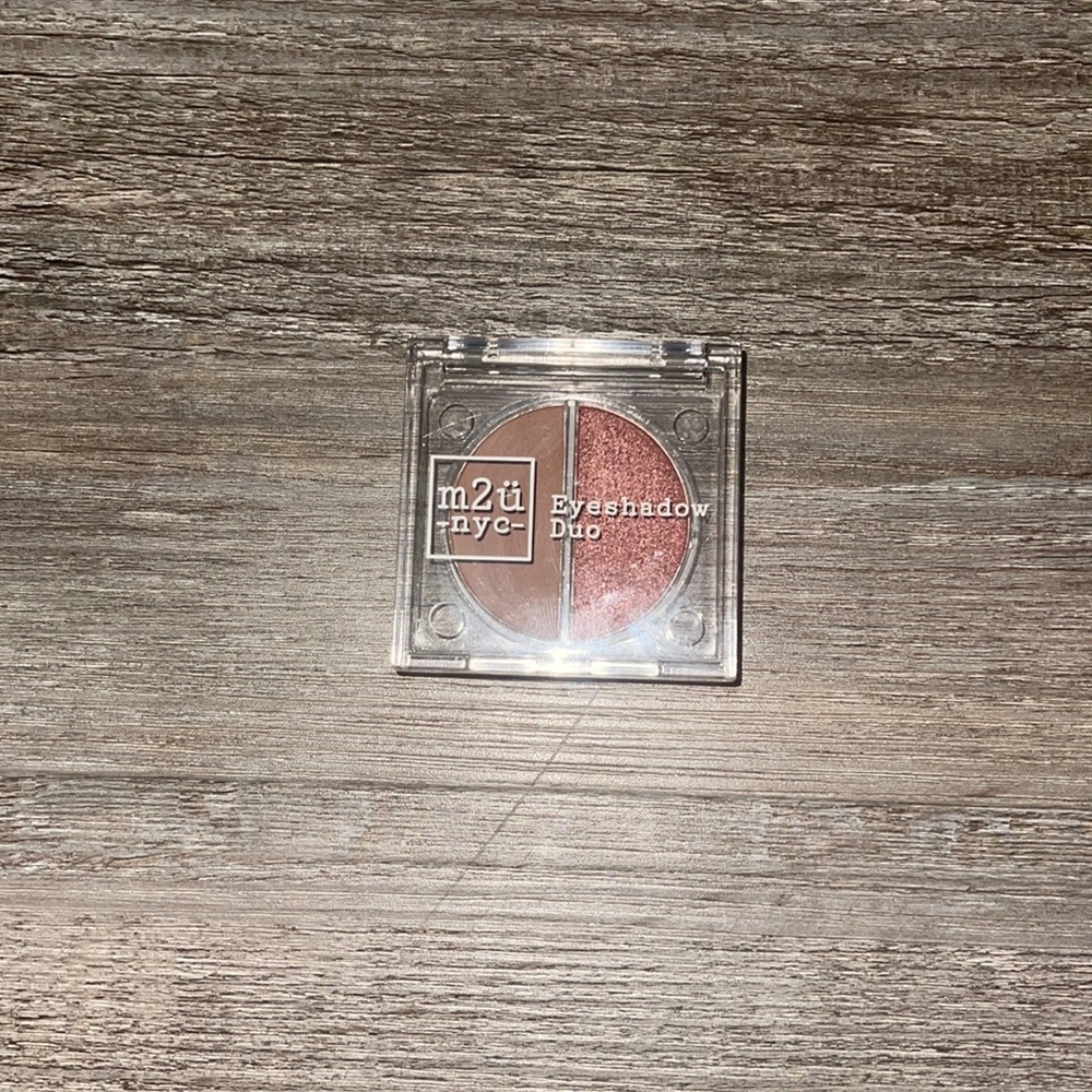 Never been used eyeshadow duo